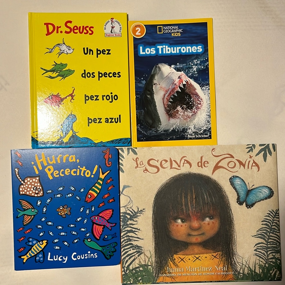 4 books in Spanish - brand new!